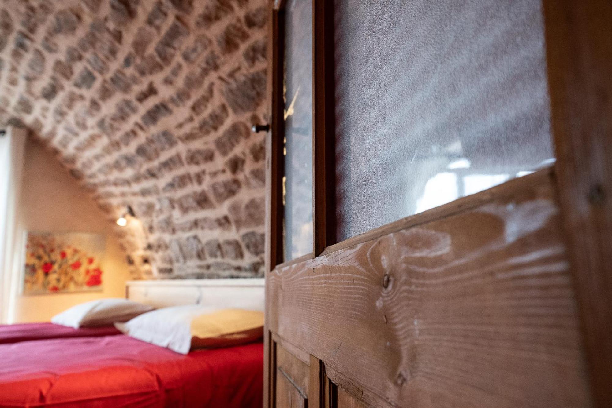 Le Pailler D'hotes Restaurant Piscine & Gasthof Verrieres (Aveyron)